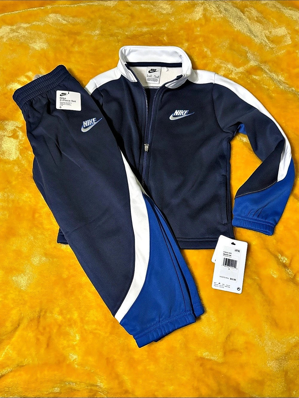 Nike Size 6 Blue & White NWT 2-Piece Set